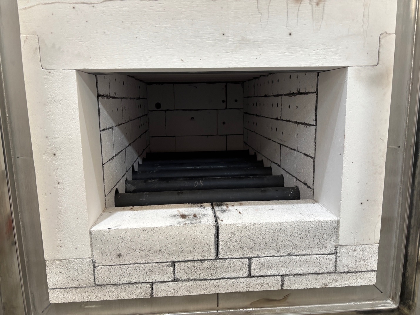 Roller hearth kiln simulator for process development and production scale-up
